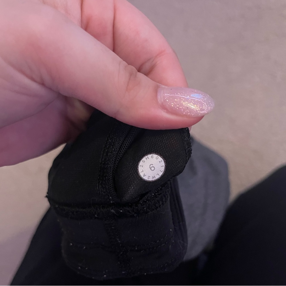 lululemon bra - Picture 3 of 3